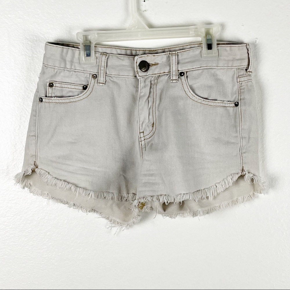 FREE PEOPLE 100% Cotton Off White Frayed Hem Jean Shorts, Size 25